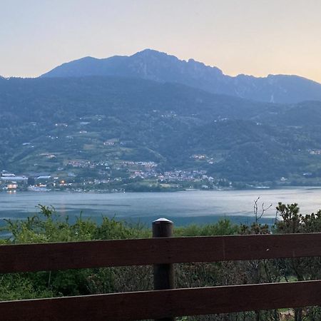 Lake Apartment Ischia Red Тенна Экстерьер фото